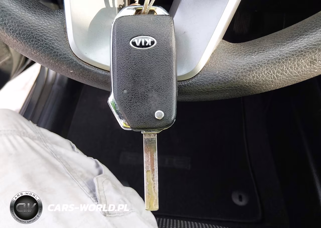 2019 Kia Forte Lxs VIN:3KPF24AD0KE009353 - 11