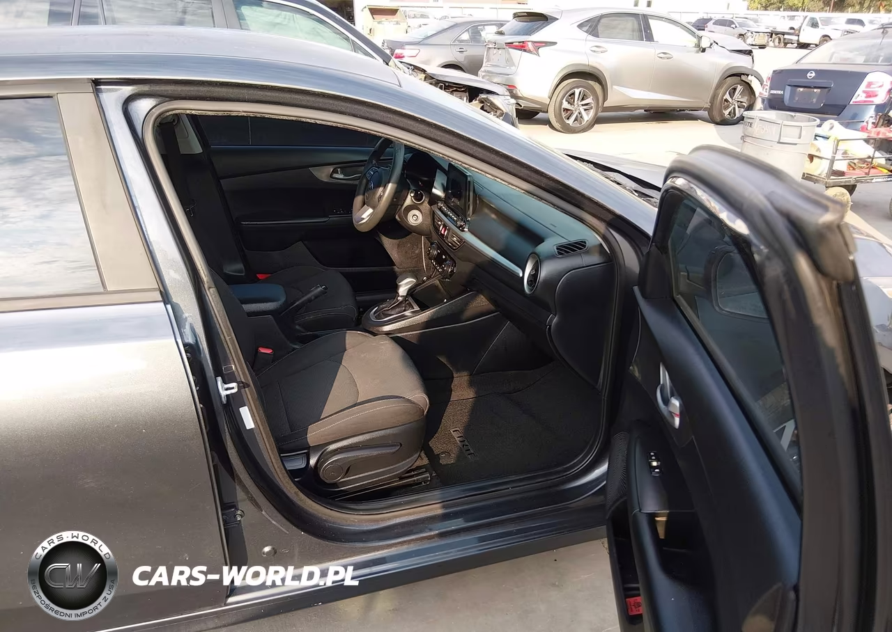 2019 Kia Forte Lxs VIN:3KPF24AD0KE009353 - 5