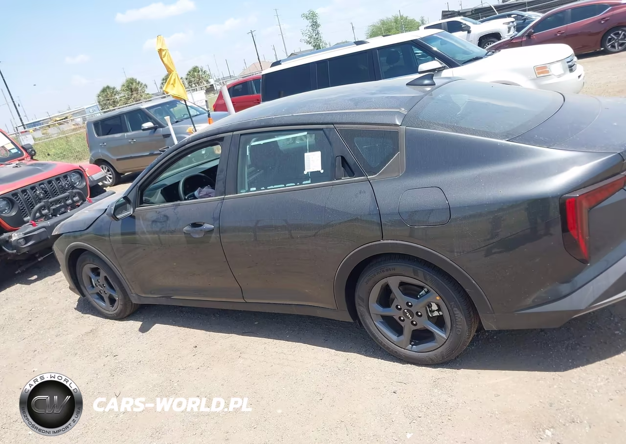 2025 Kia K4 Lxs VIN:3KPFT4DE3SE220189 - 15