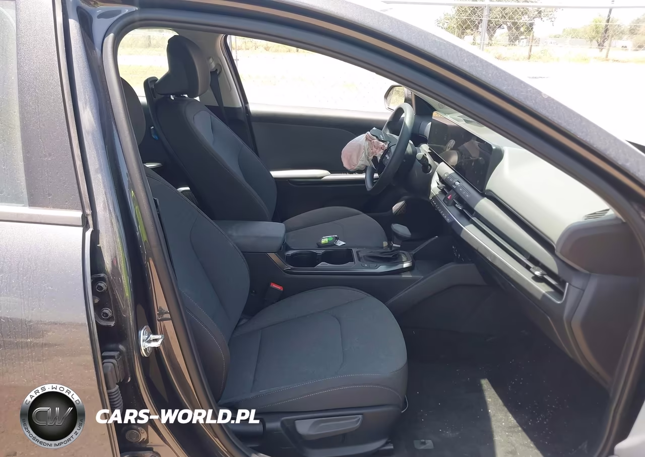 2025 Kia K4 Lxs VIN:3KPFT4DE3SE220189 - 5