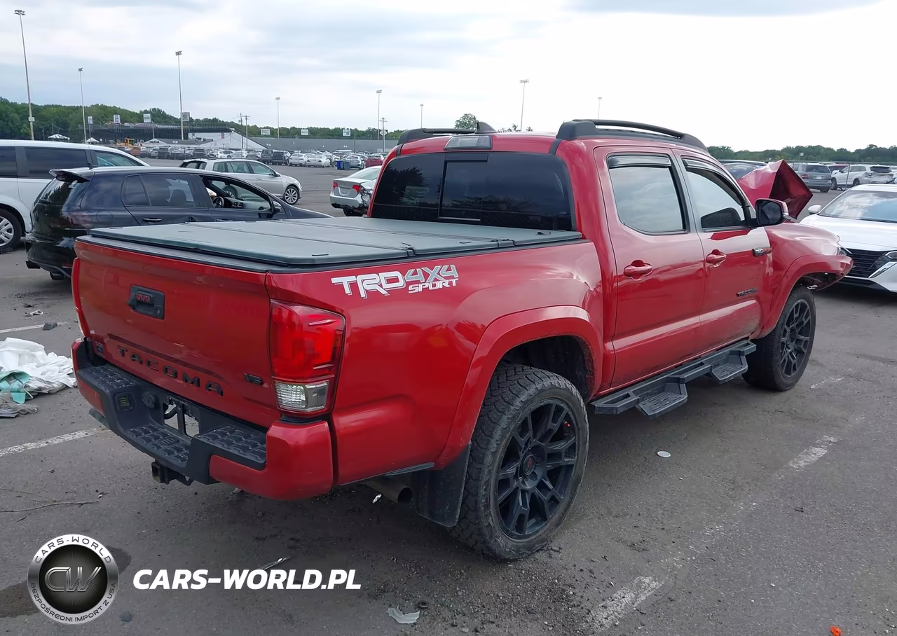 2017 Toyota Tacoma Trd Sport VIN:5TFCZ5AN8HX095095 - 4