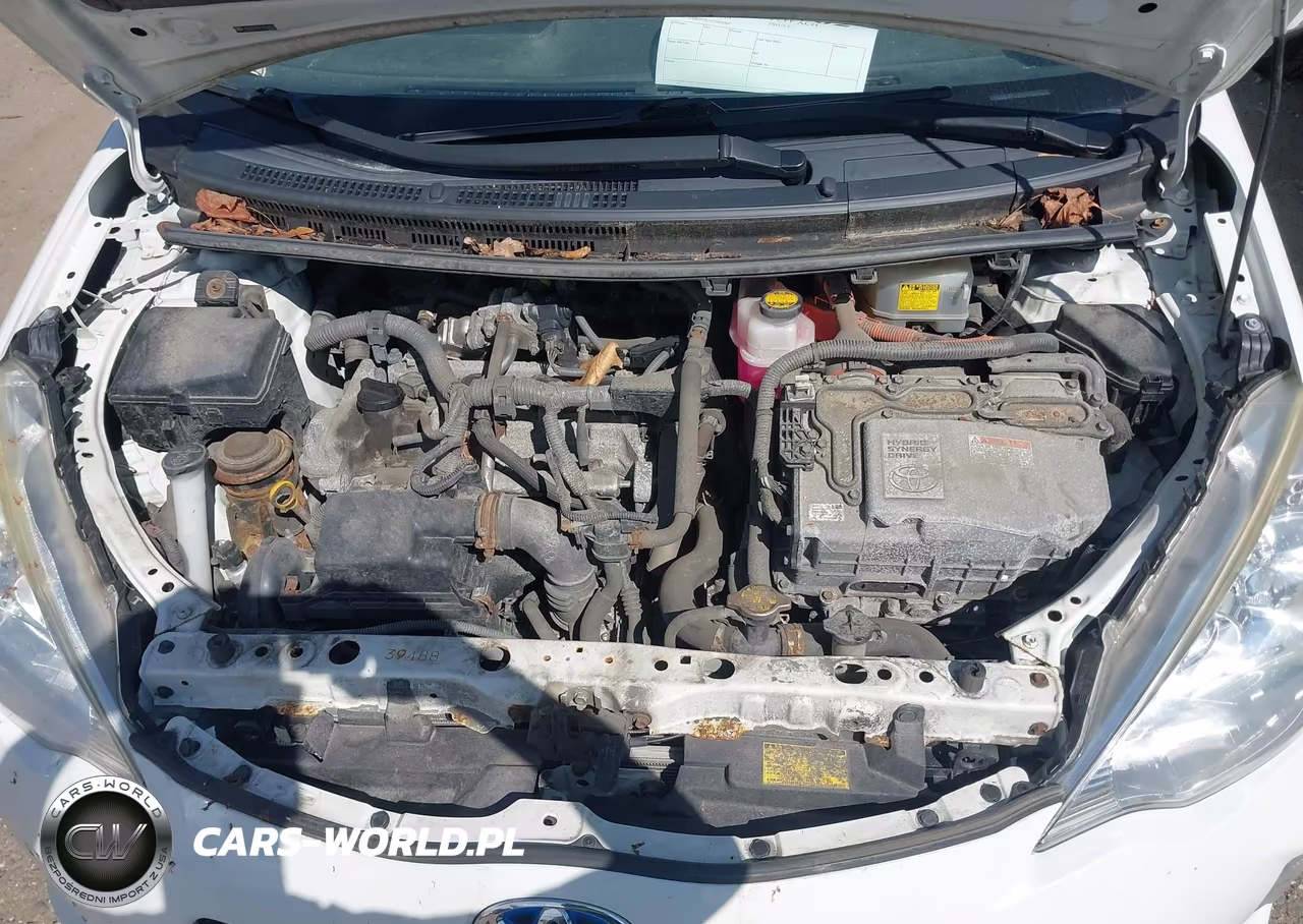 2014 Toyota Prius C Three VIN:JTDKDTB31E1062269 - 10