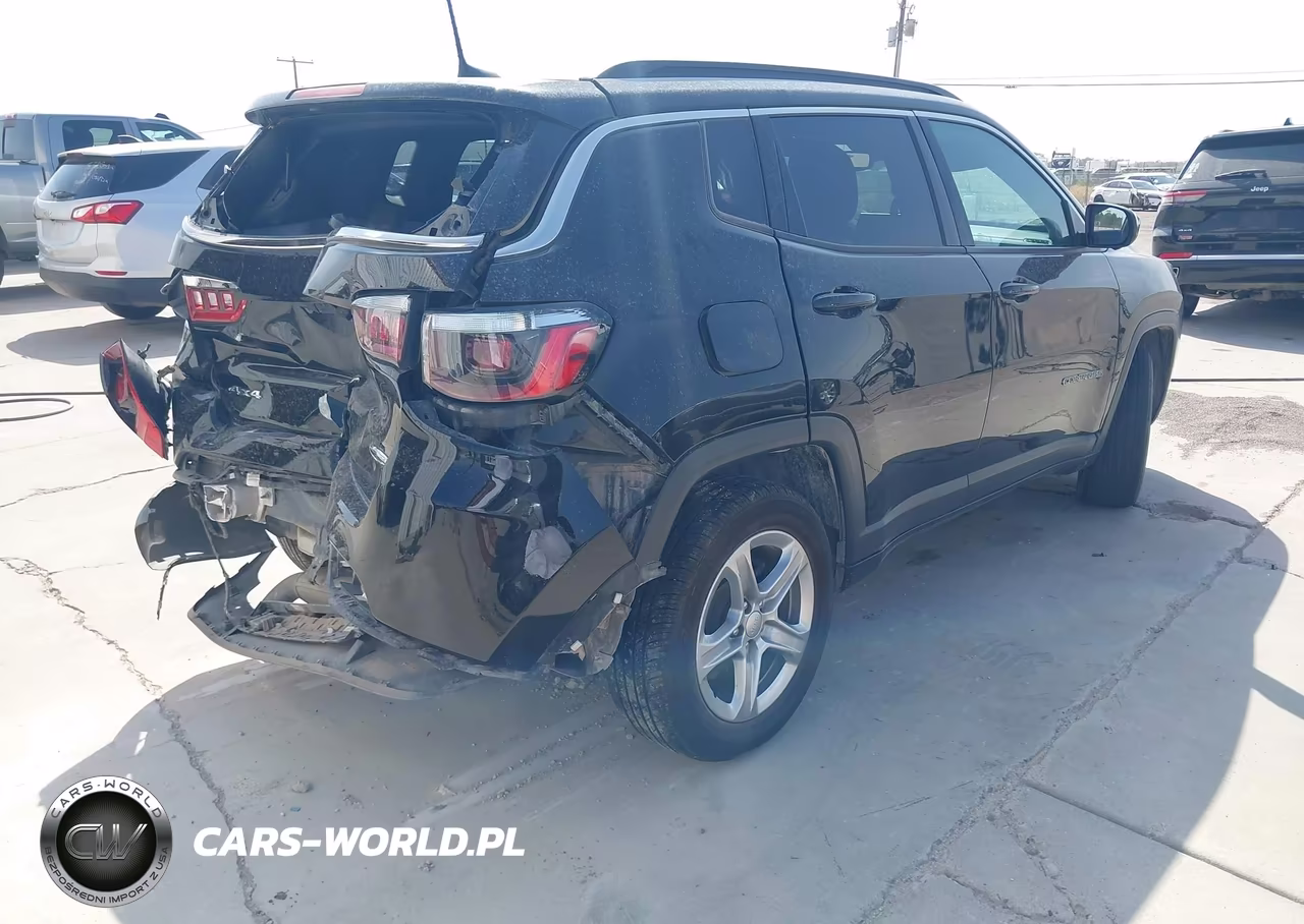 2023 Jeep Compass Latitude 4X4 VIN:3C4NJDBN2PT571313 - 4