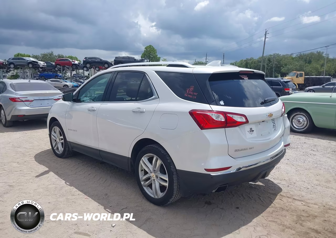 2018 Chevrolet Equinox Premier VIN:2GNAXWEX5J6239097 - 3