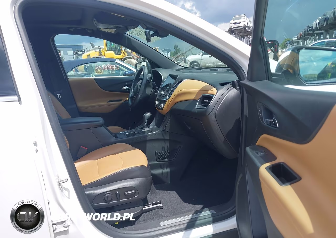 2018 Chevrolet Equinox Premier VIN:2GNAXWEX5J6239097 - 5