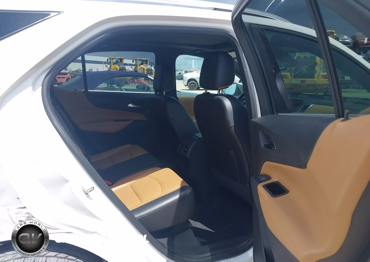 2018 Chevrolet Equinox Premier VIN:2GNAXWEX5J6239097 - 8