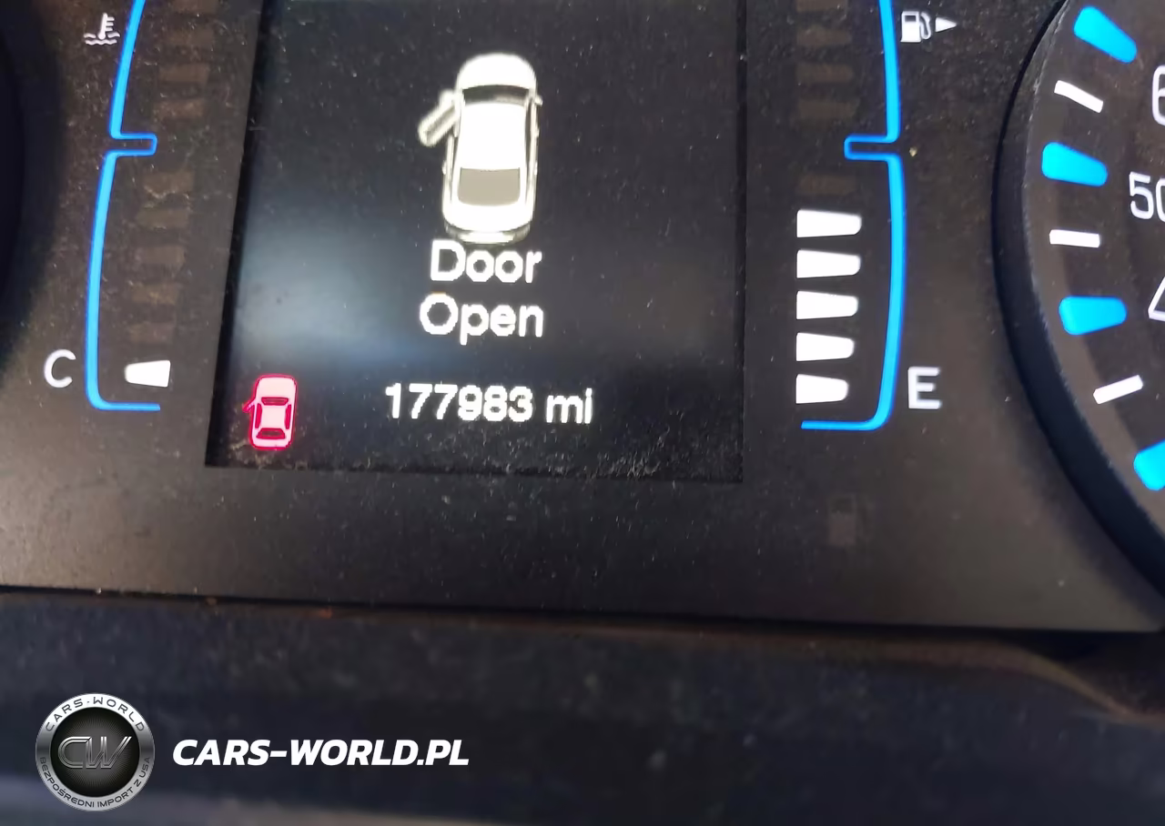 2017 Chrysler 200 Limited Platinum VIN:1C3CCCAG0HN510630 - 16