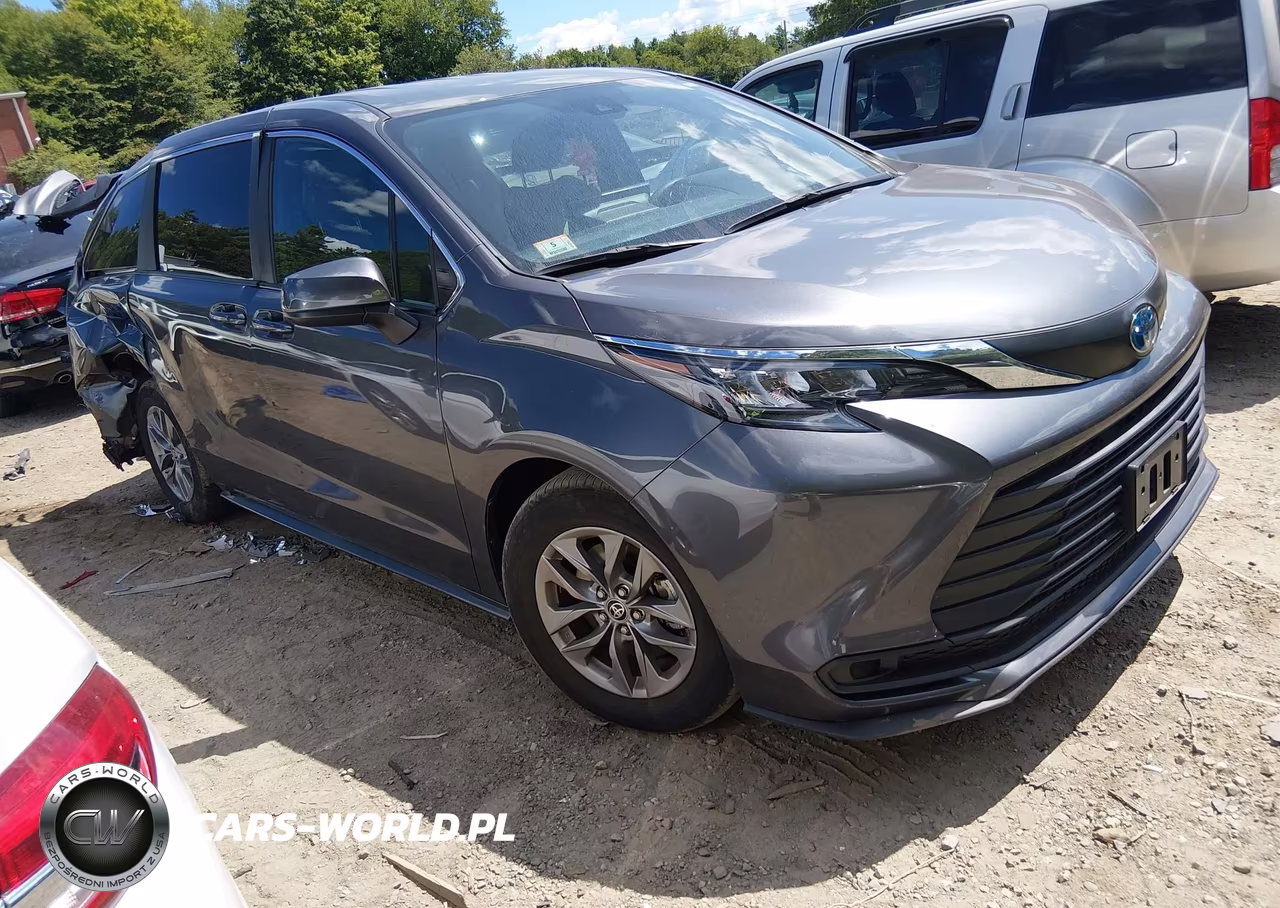 2025 Toyota Sienna Le