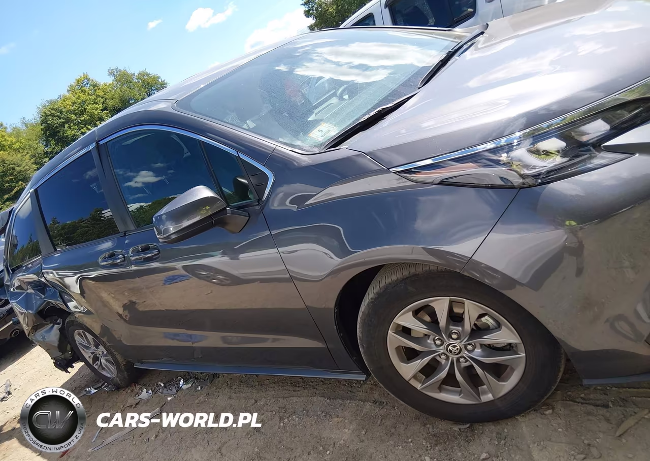 2025 Toyota Sienna Le VIN:5TDKRKECXSS257079 - 13