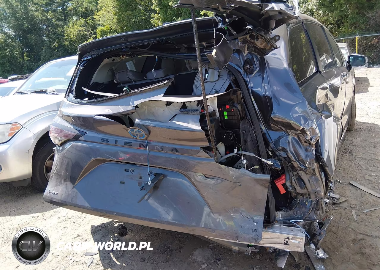 2025 Toyota Sienna Le VIN:5TDKRKECXSS257079 - 16