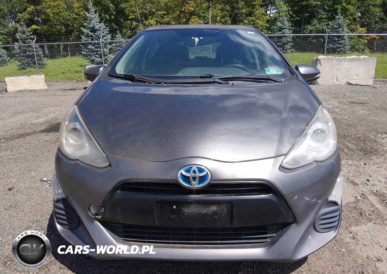 2016 Toyota Prius C Two VIN:JTDKDTB38G1121868 - 13