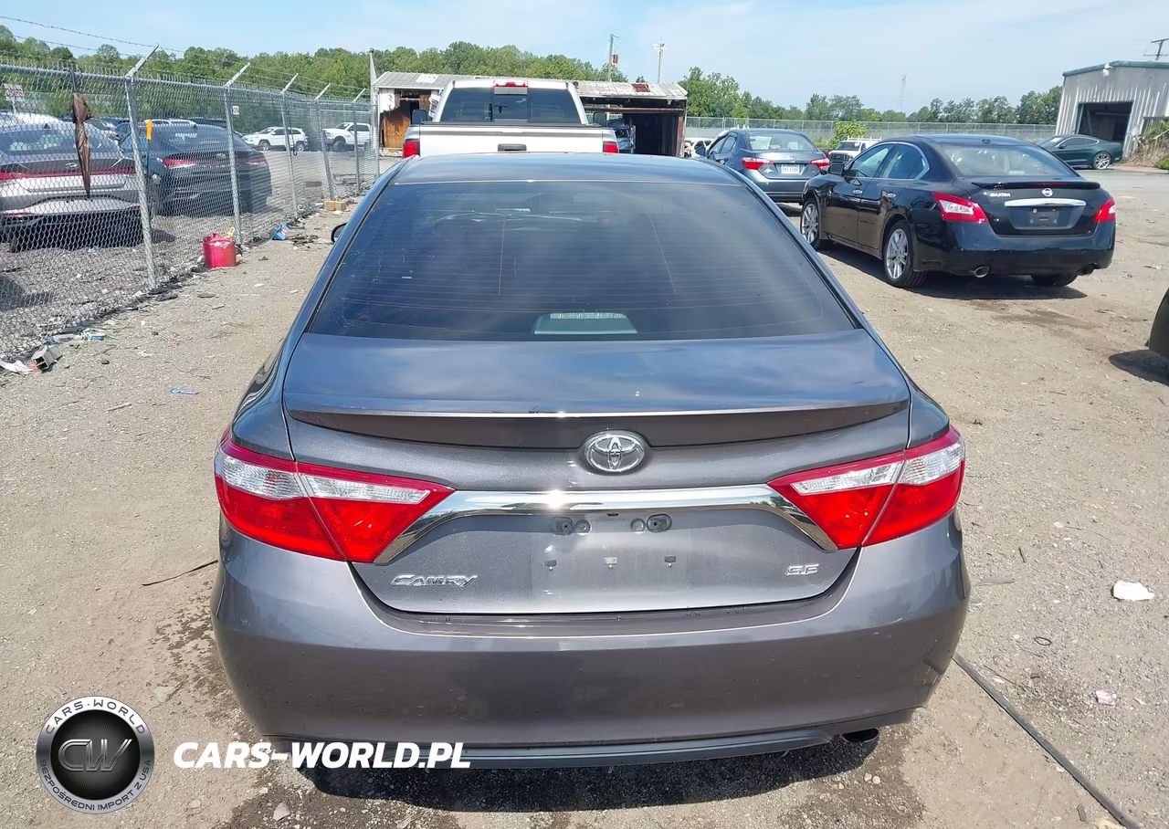 2015 Toyota Camry Se VIN:4T1BF1FK0FU019411 - 16