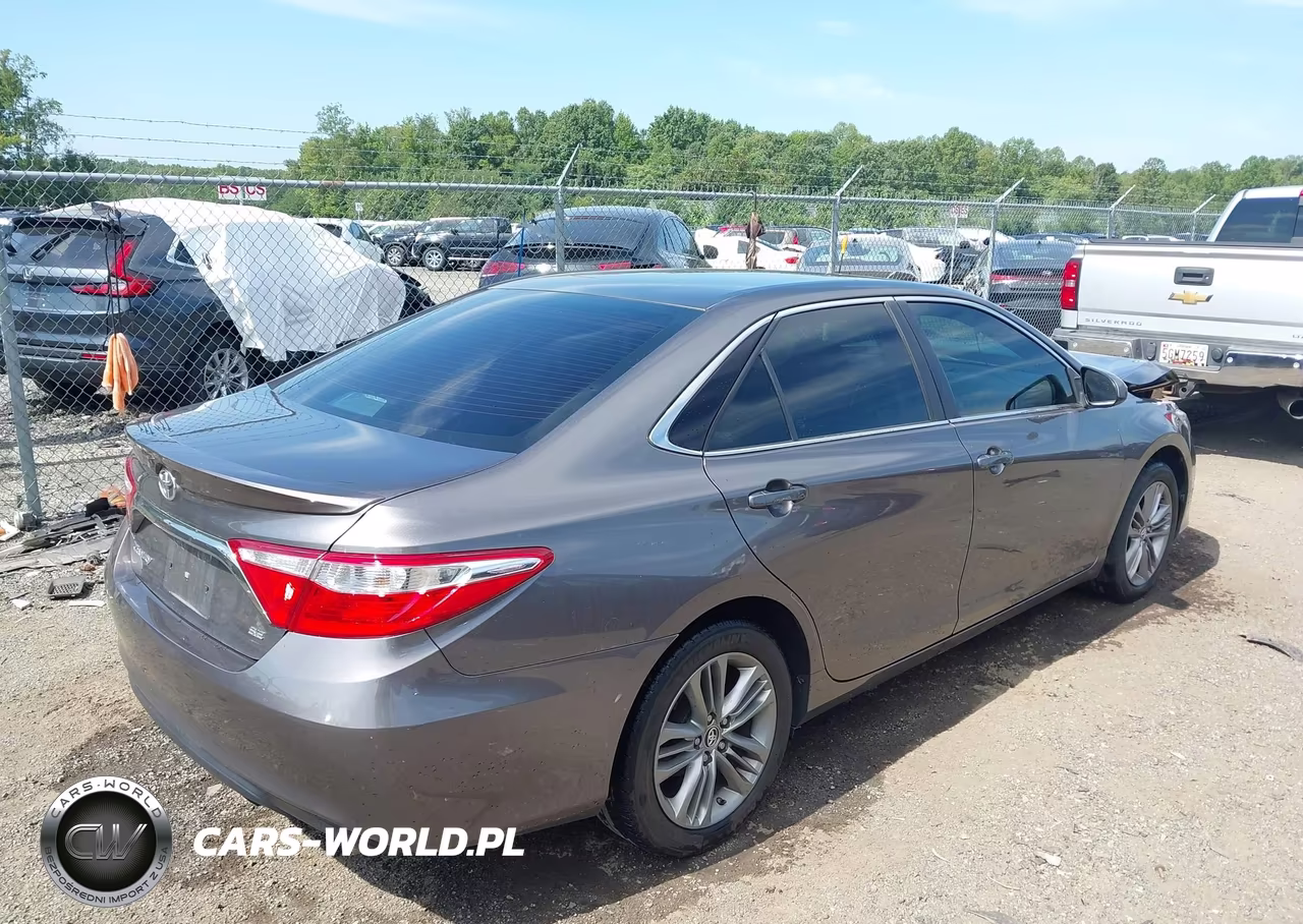 2015 Toyota Camry Se VIN:4T1BF1FK0FU019411 - 4
