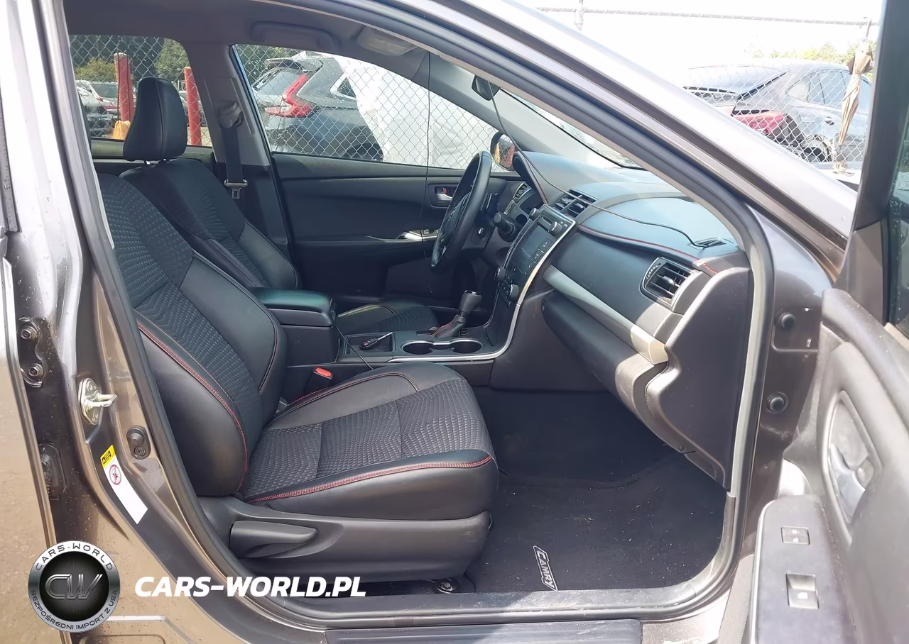 2015 Toyota Camry Se VIN:4T1BF1FK0FU019411 - 5