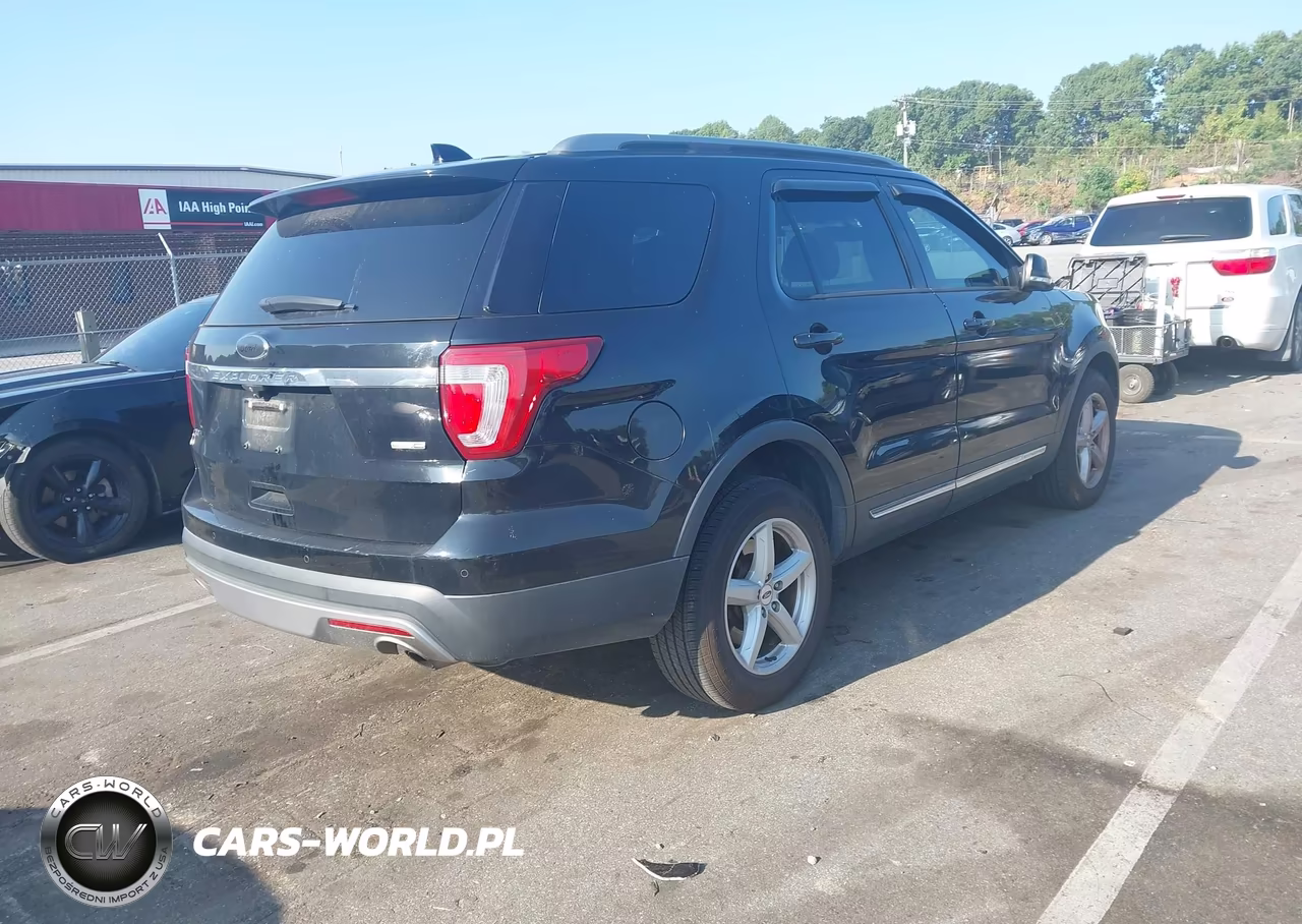 2017 Ford Explorer Xlt VIN:1FM5K8DHXHGC64419 - 4