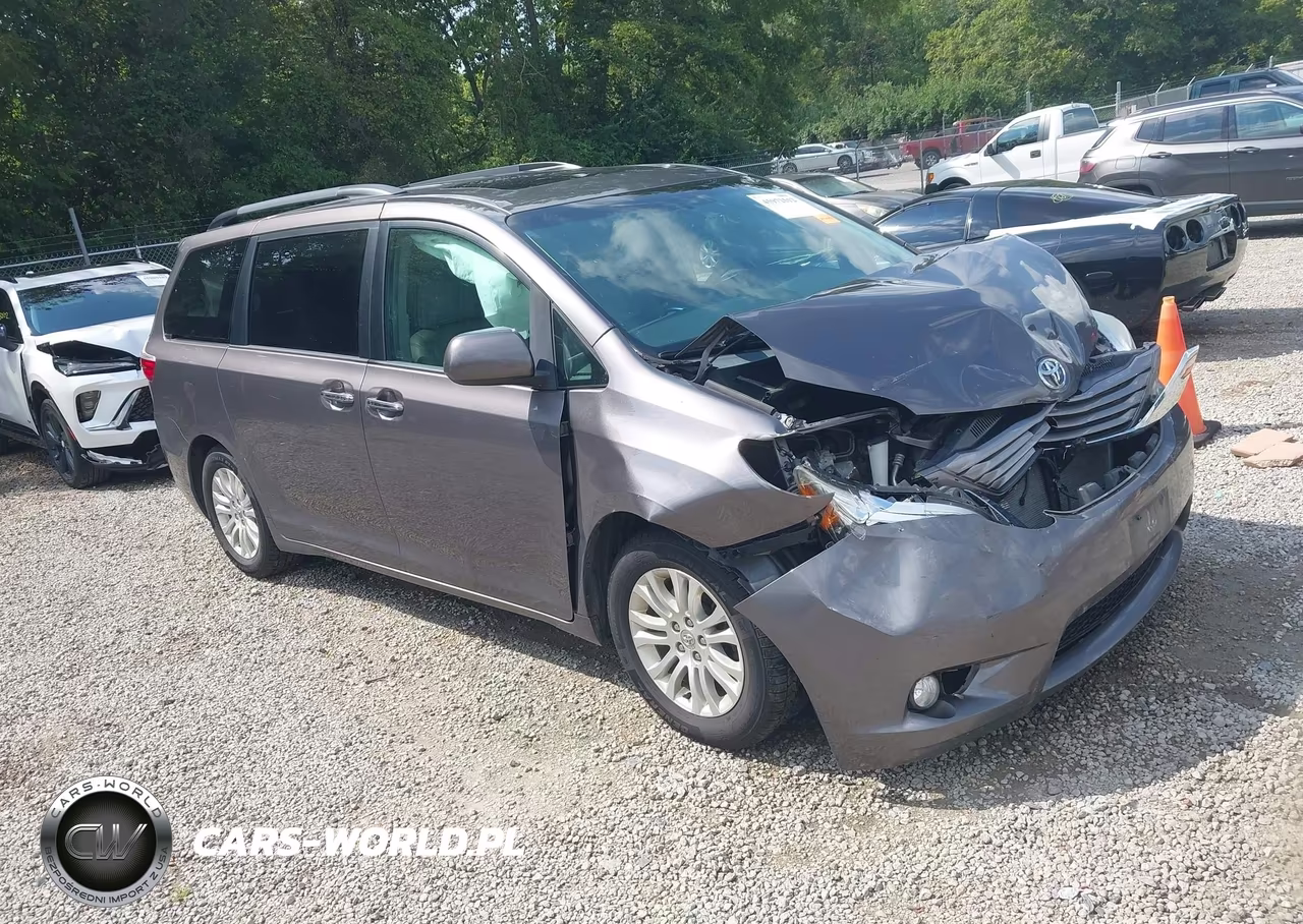 2015 Toyota Sienna Xle 8 Passenger – zdjęcie 1 z 19