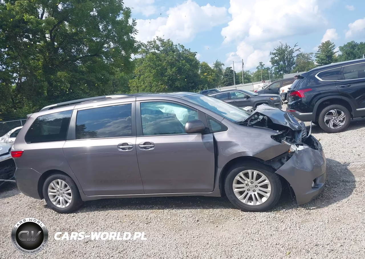 2015 Toyota Sienna Xle 8 Passenger VIN:5TDYK3DC2FS585480 - 13