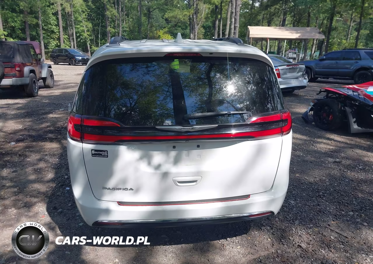 2022 Chrysler Pacifica Touring L VIN:2C4RC1BG5NR178966 - 16