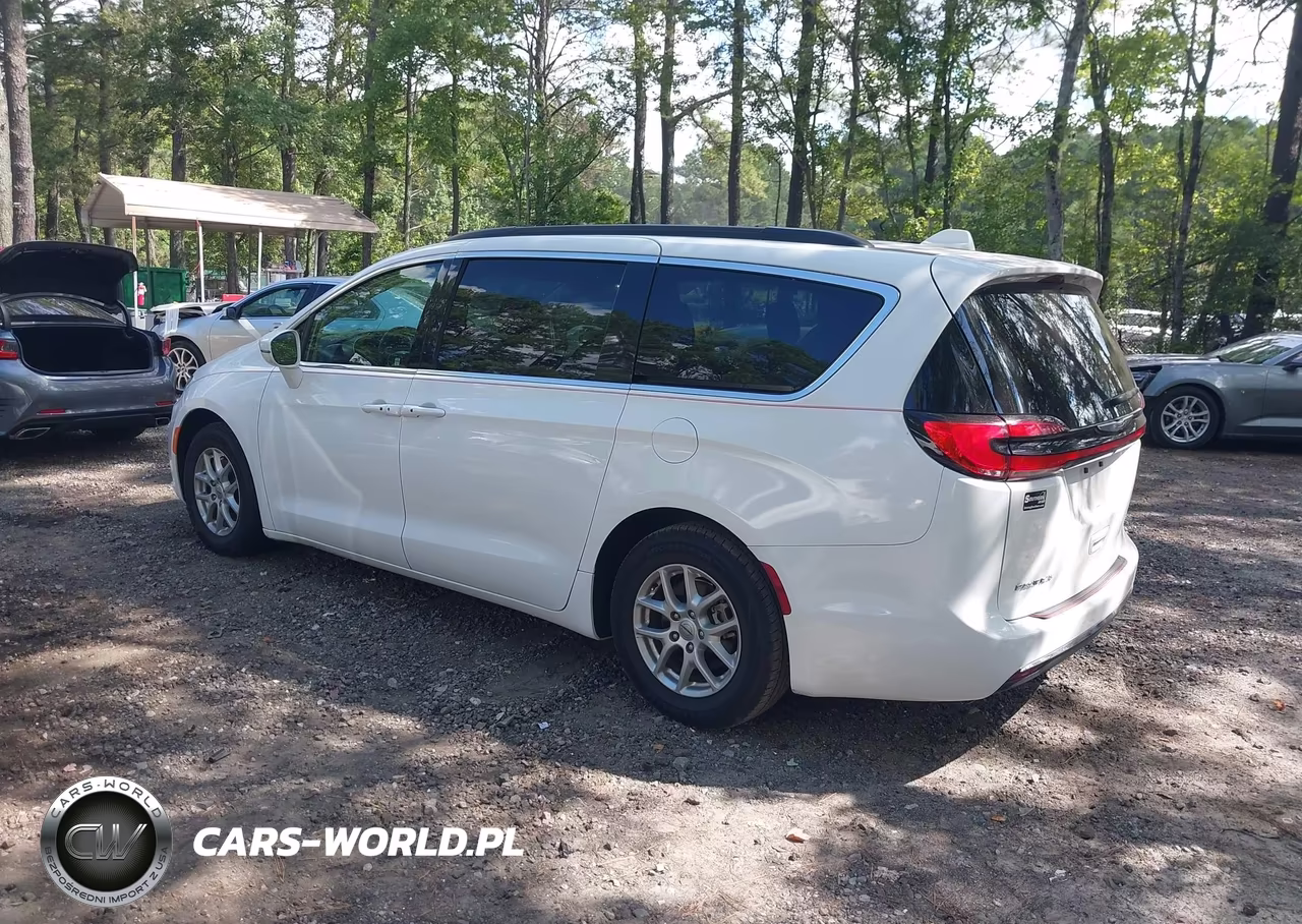 2022 Chrysler Pacifica Touring L VIN:2C4RC1BG5NR178966 - 3