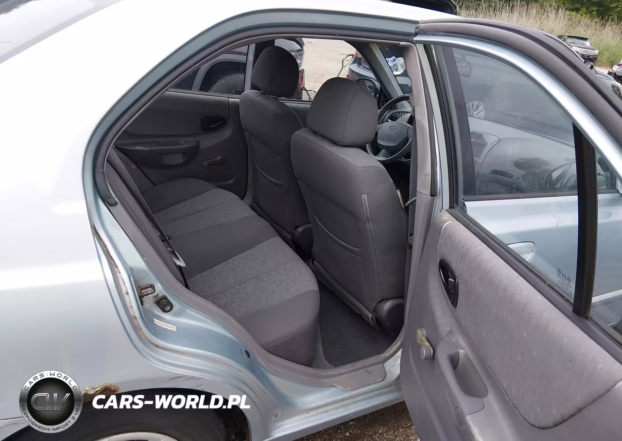 2004 Hyundai Accent Gl VIN:KMHCG45C54U538240 - 8