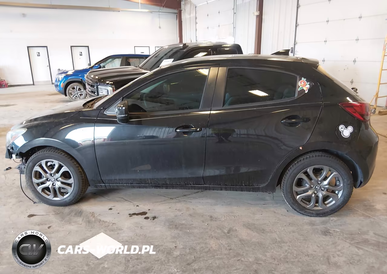 2020 Toyota Yaris Le VIN:3MYDLBJV4LY707225 - 14
