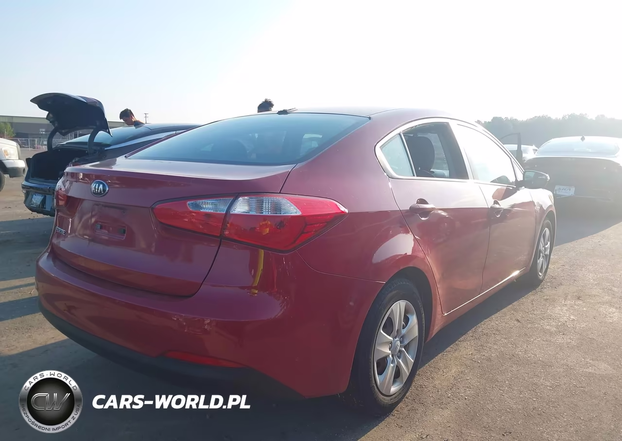 2015 Kia Forte Lx VIN:KNAFX4A6XF5303666 - 4