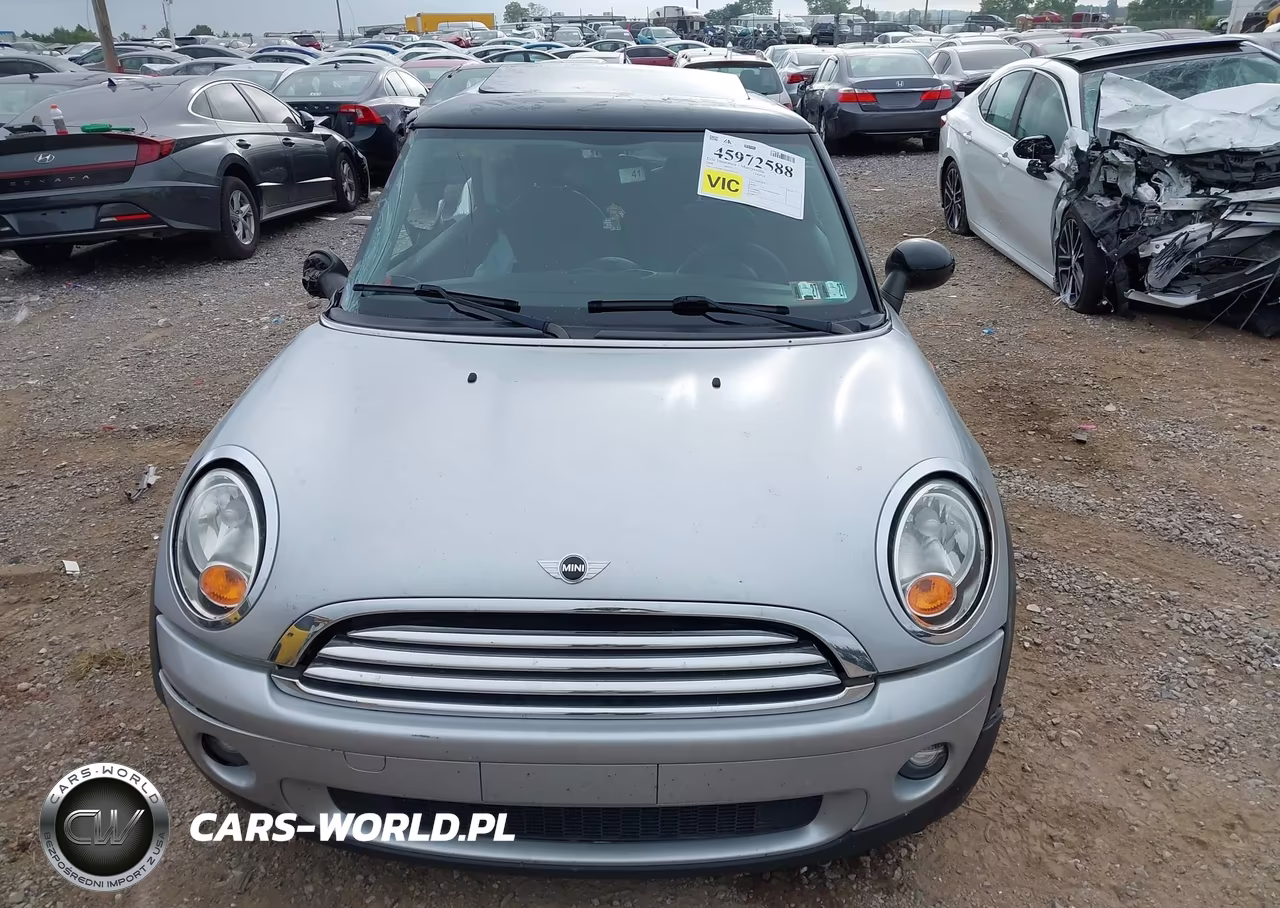2008 Mini Cooper VIN:WMWMF335X8TT59212 - 11
