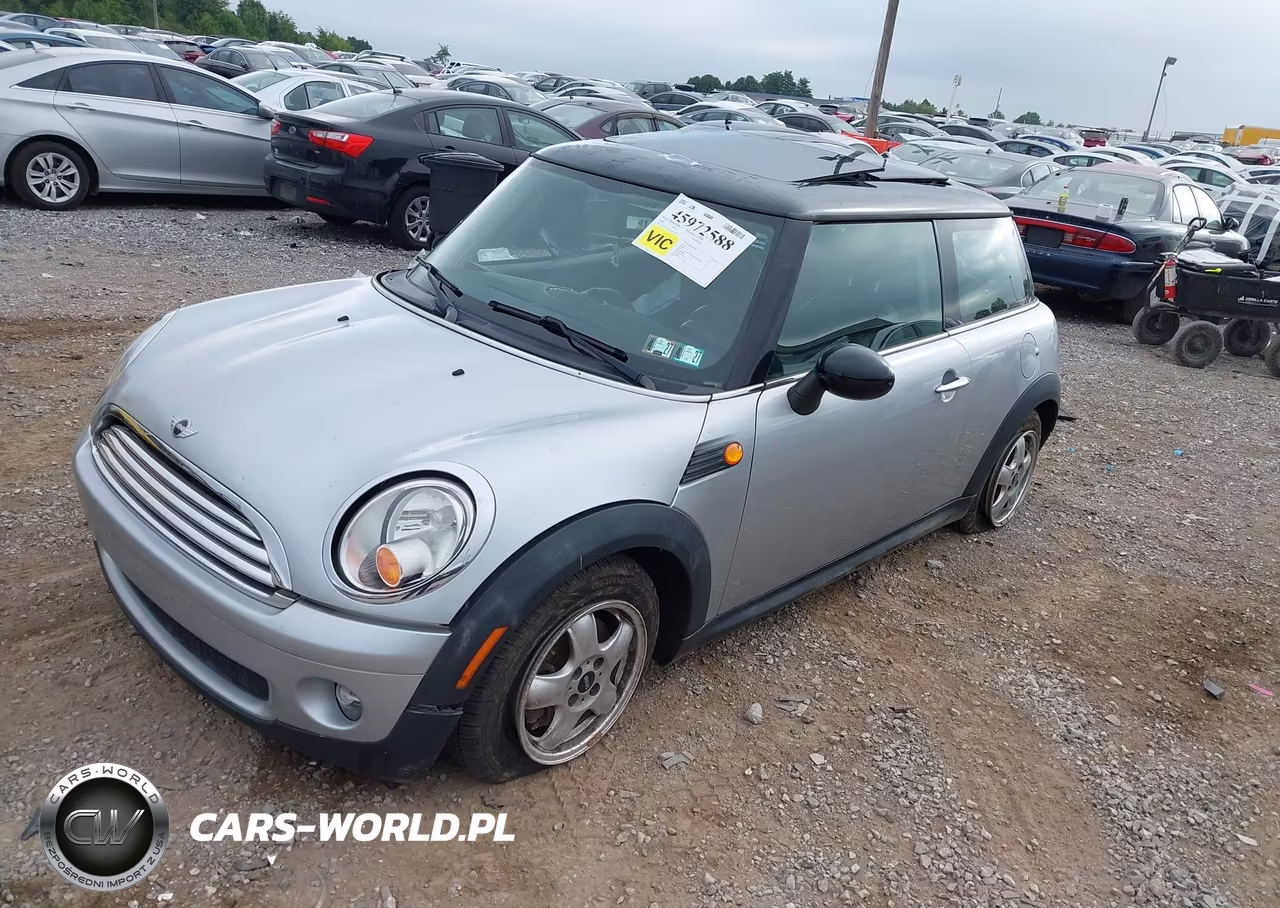 2008 Mini Cooper VIN:WMWMF335X8TT59212 - 2