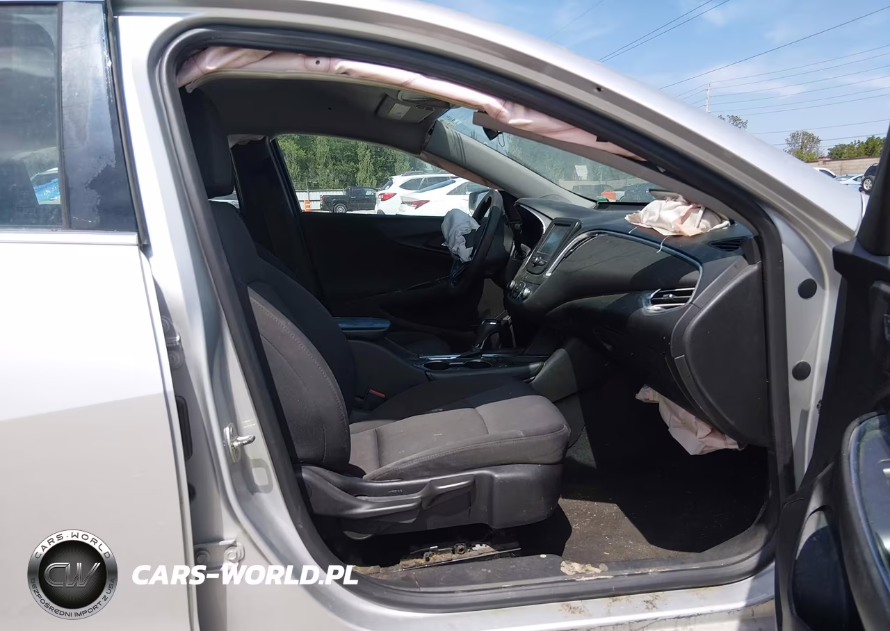 2018 Chevrolet Malibu Lt VIN:1G1ZD5STXJF130682 - 5