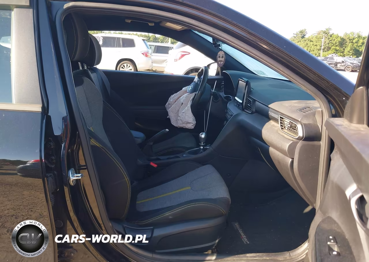 2019 Hyundai Veloster Turbo R-Spec VIN:KMHTH6AB8KU020111 - 5