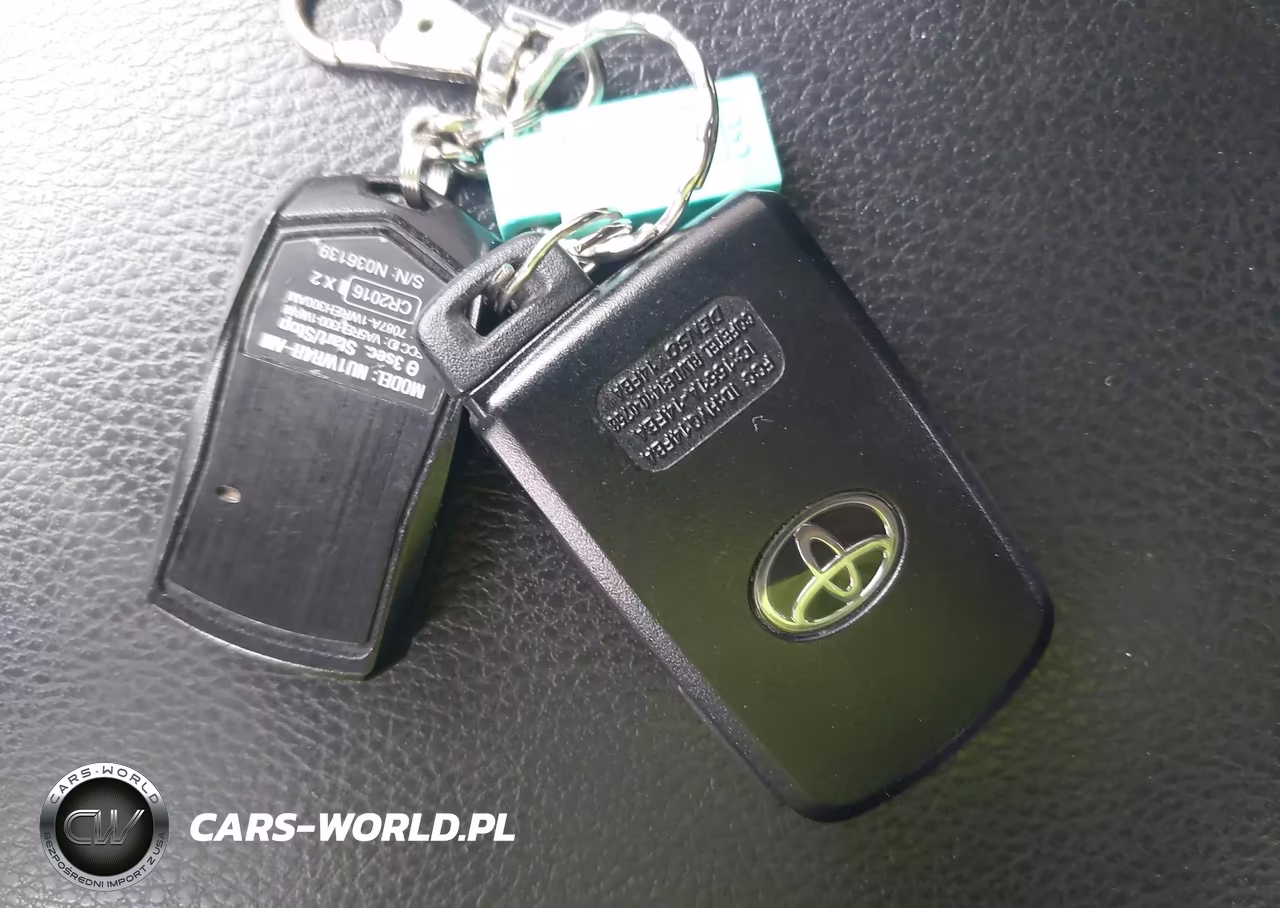 2018 Toyota Rav4 Hybrid Xle VIN:JTMRJREV7JD241108 - 11