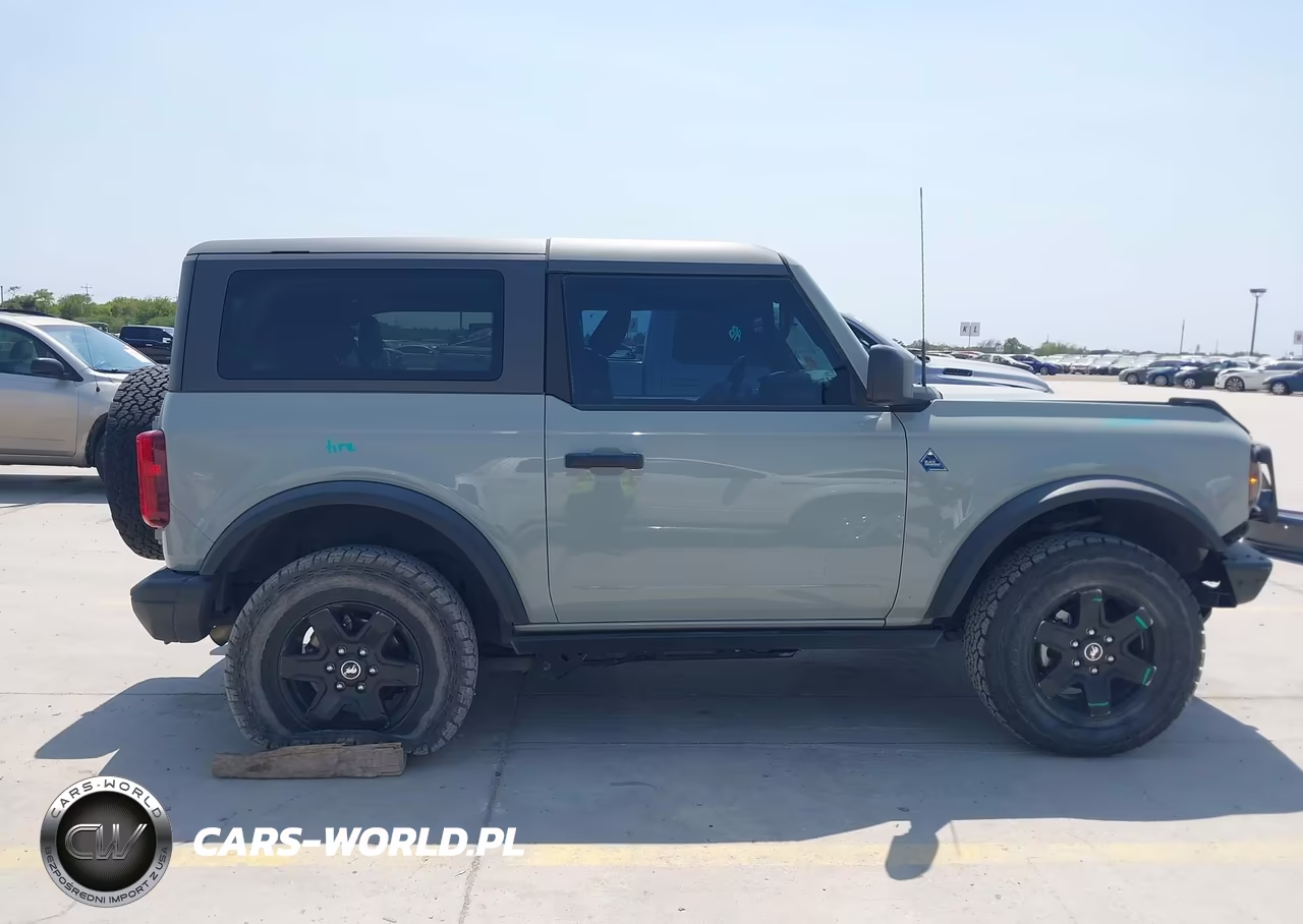 2021 Ford Bronco Black Diamond VIN:1FMDE5AH4MLA79029 - 14