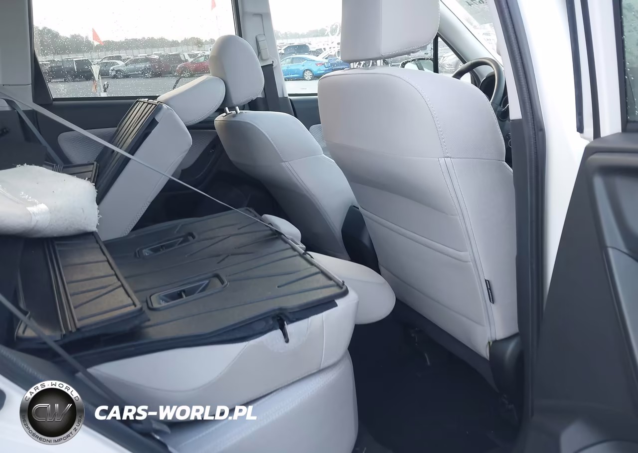 2018 Subaru Forester 2.5I Premium VIN:JF2SJADC8JH609227 - 8
