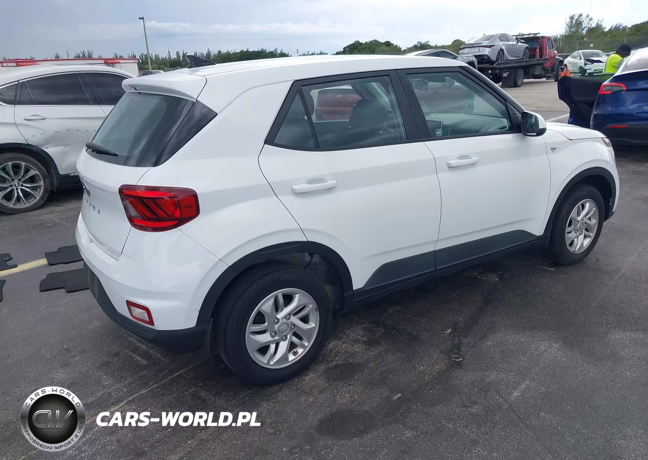 2021 Hyundai Venue Se VIN:KMHRB8A30MU084520 - 4