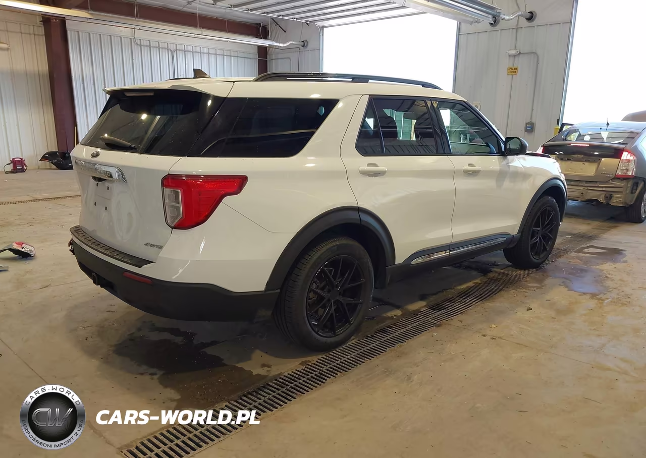 2021 Ford Explorer Xlt VIN:1FMSK8DHXMGA83172 - 4