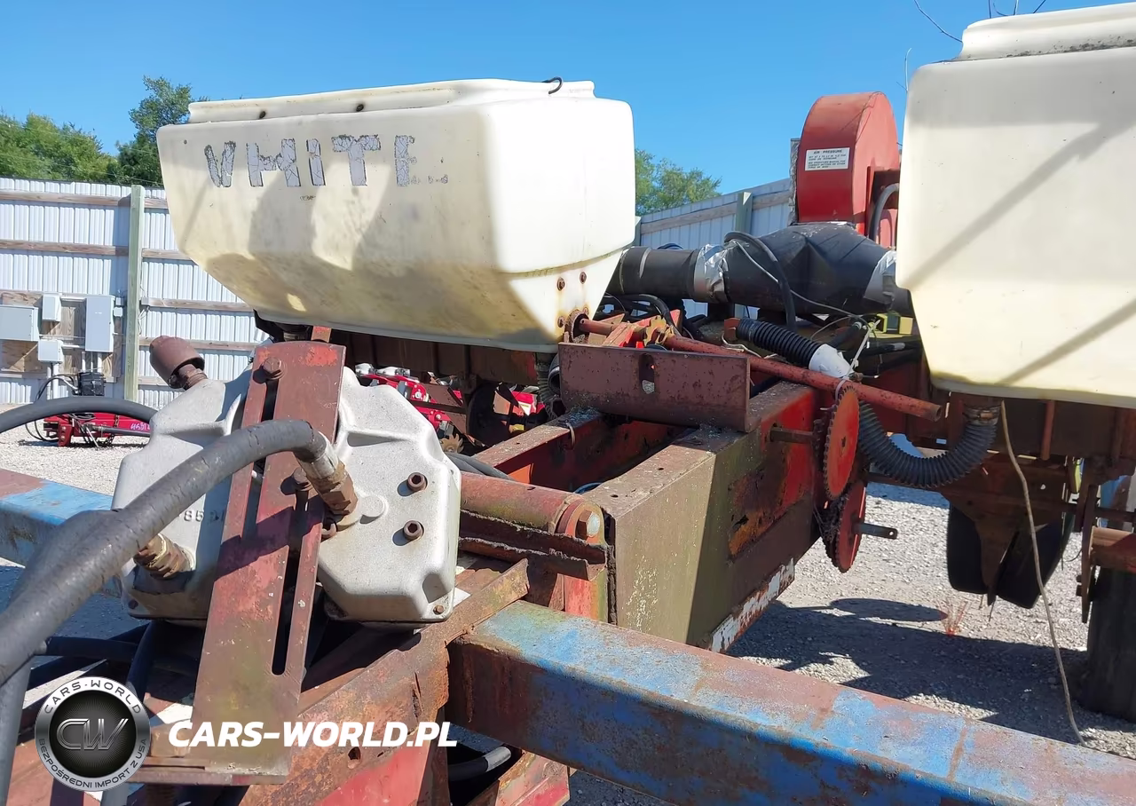 1989 White Corn Planter VIN:LOT-1-45972756 - 10