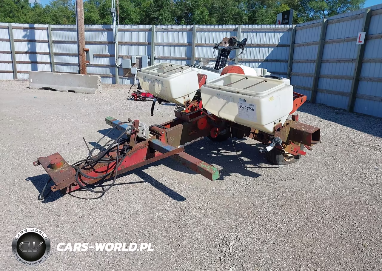 1989 White Corn Planter VIN:LOT-1-45972756 - 2