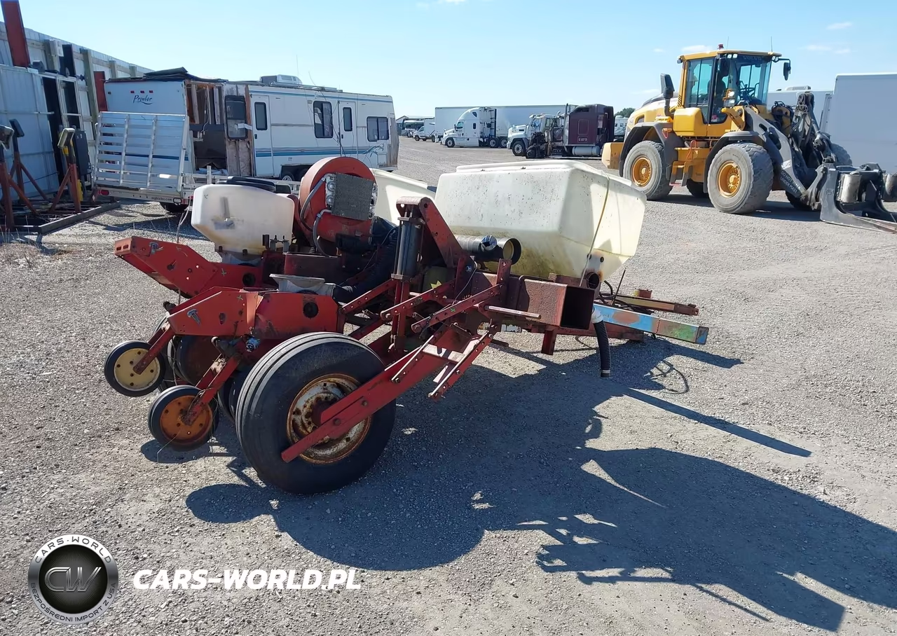 1989 White Corn Planter VIN:LOT-1-45972756 - 4