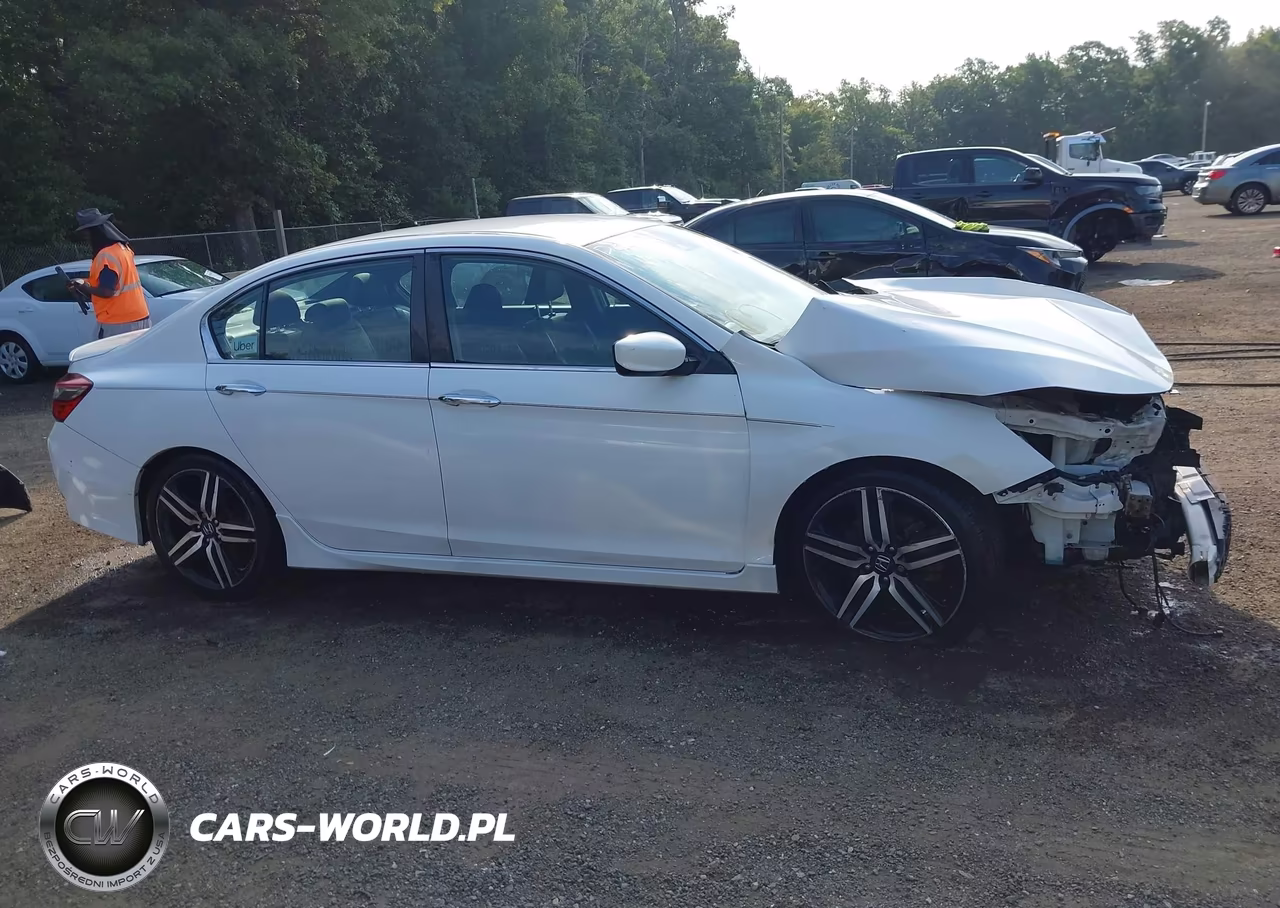 2016 Honda Accord Sport VIN:1HGCR2F60GA020880 - 14