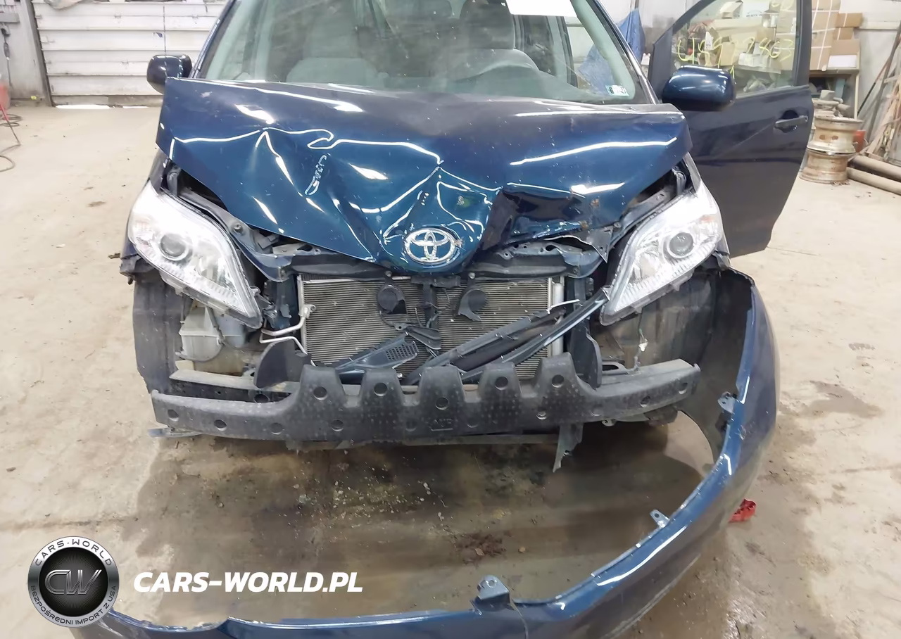 2012 Toyota Sienna Le V6 8 Passenger VIN:5TDKK3DC8CS274427 - 6
