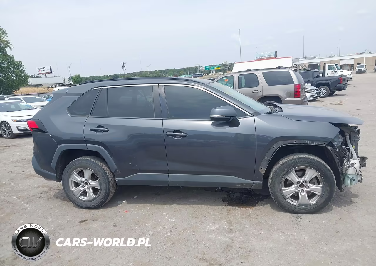 2021 Toyota Rav4 Xle VIN:2T3W1RFV8MW119463 - 14