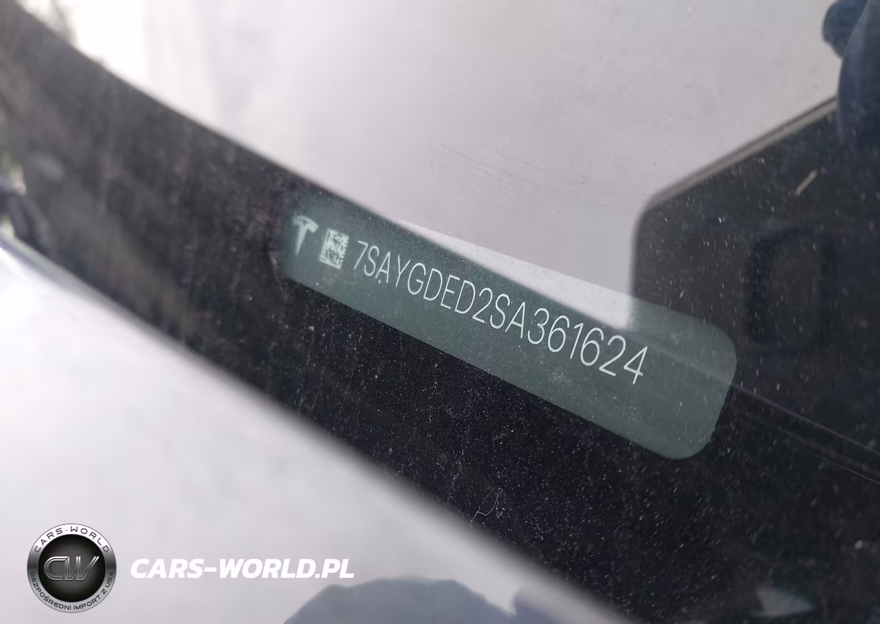 2025 Tesla Model Y Long Range Dual Motor Rear-Wheel Drive VIN:7SAYGDED2SA361624 - 9