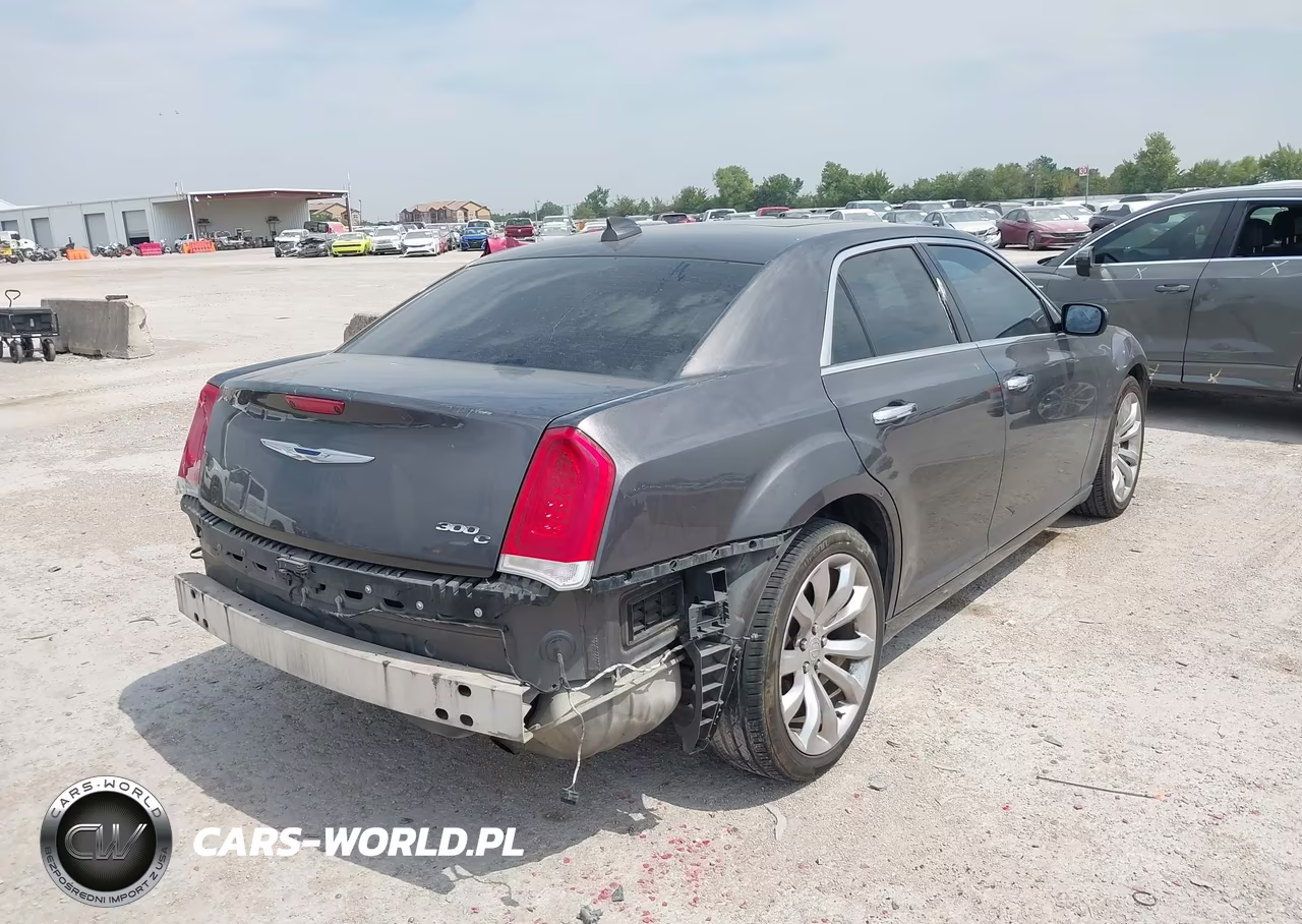 2017 Chrysler 300C VIN:2C3CCAEG2HH544902 - 4