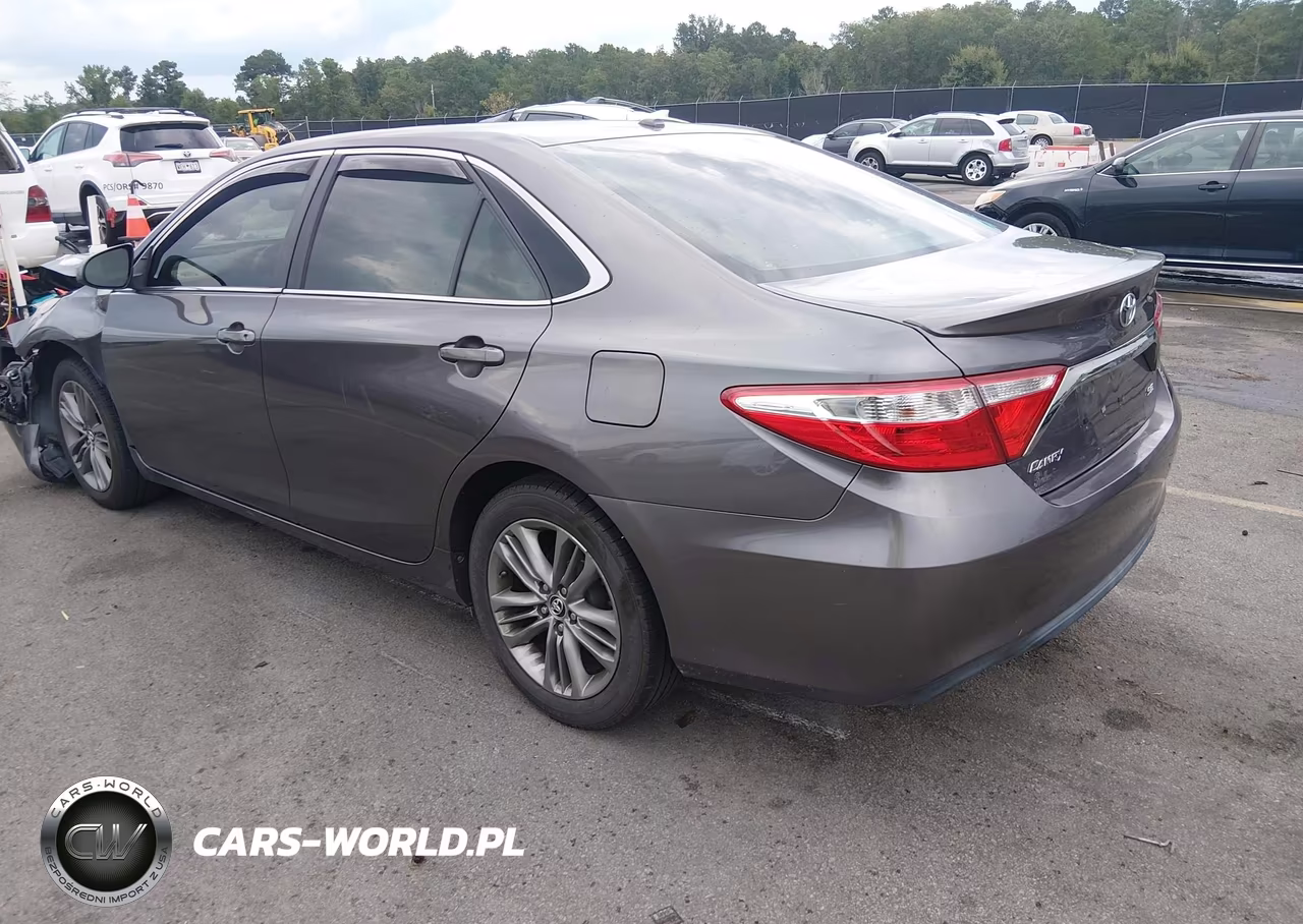 2015 Toyota Camry Se VIN:4T1BF1FK5FU083119 - 3