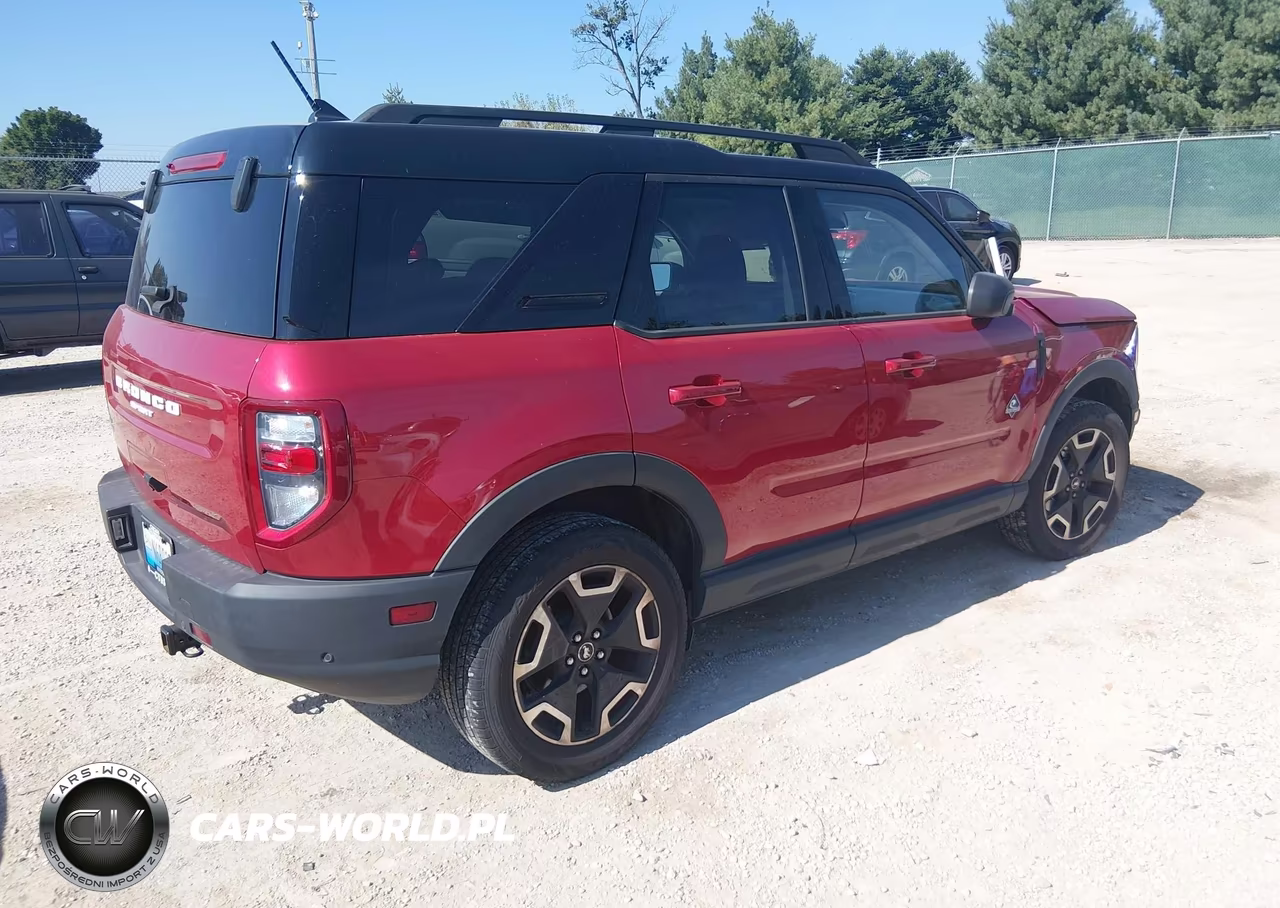 2021 Ford Bronco Sport Outer Banks VIN:3FMCR9C63MRB08864 - 4