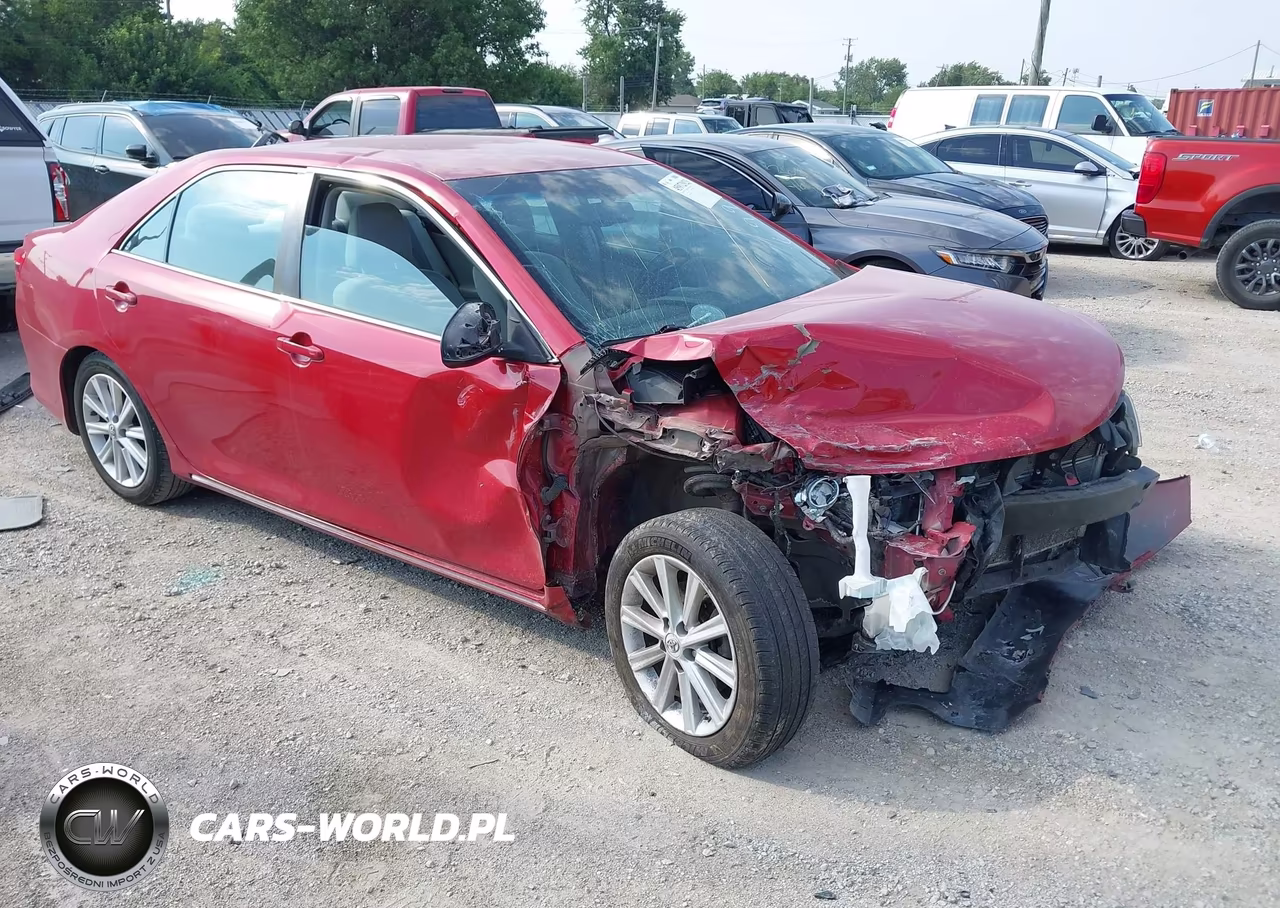 2013 Toyota Camry Hybrid Xle – zdjęcie 1 z 15