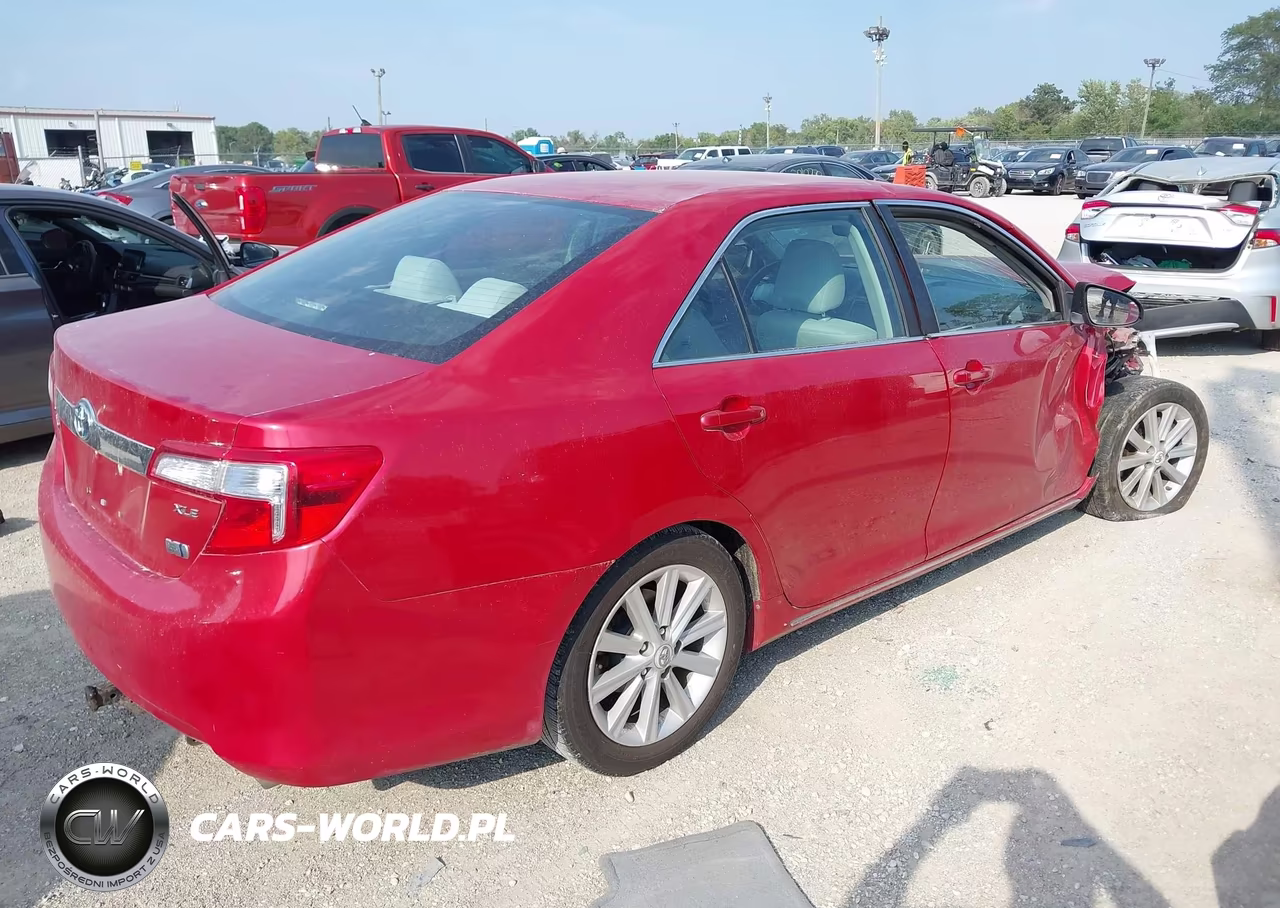 2013 Toyota Camry Hybrid Xle VIN:4T1BD1FK6DU070883 - 4