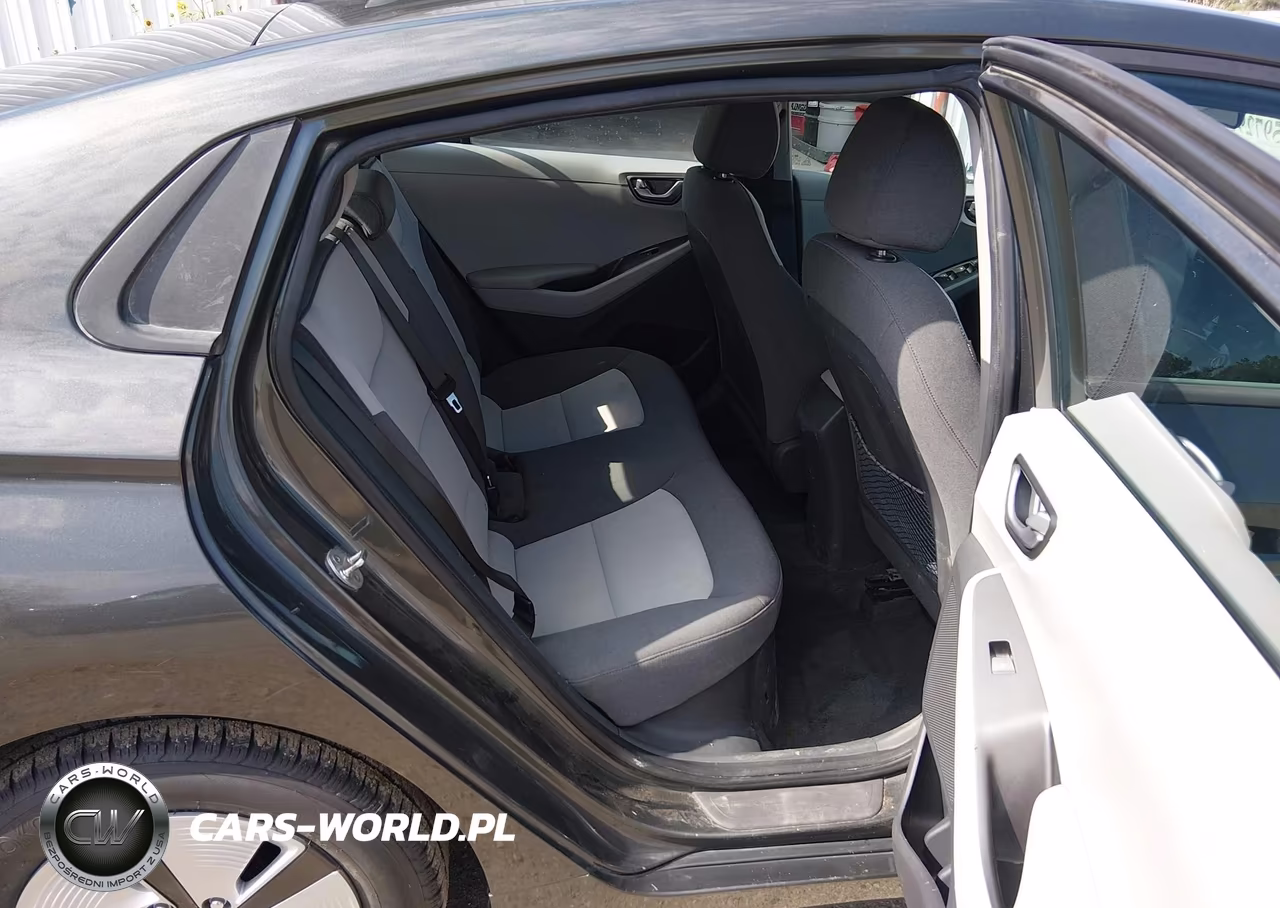 2020 Hyundai Ioniq Hybrid Blue VIN:KMHC65LC0LU220035 - 8