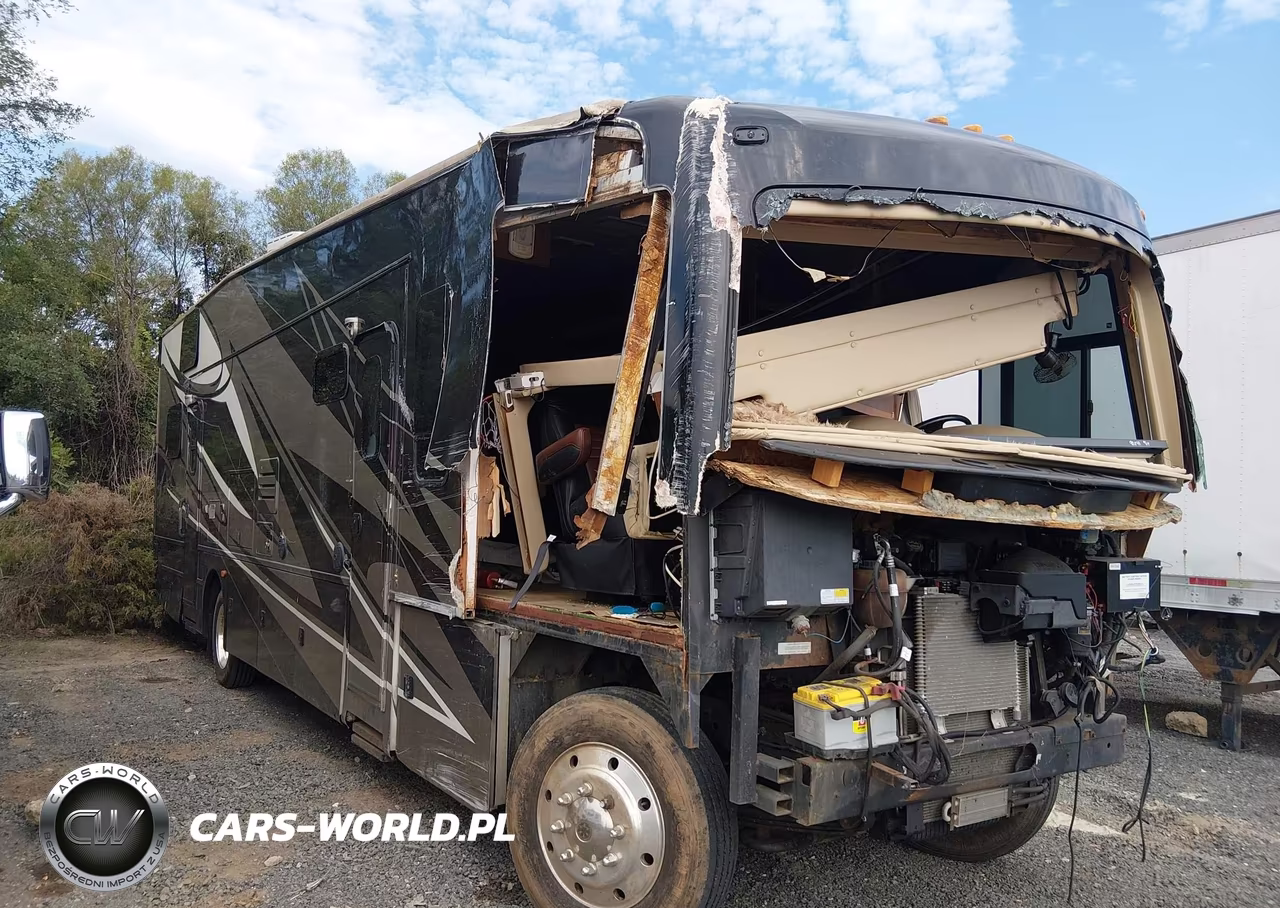 2014 Ford F53 VIN:1F66F5DY3E0A12899 - 1