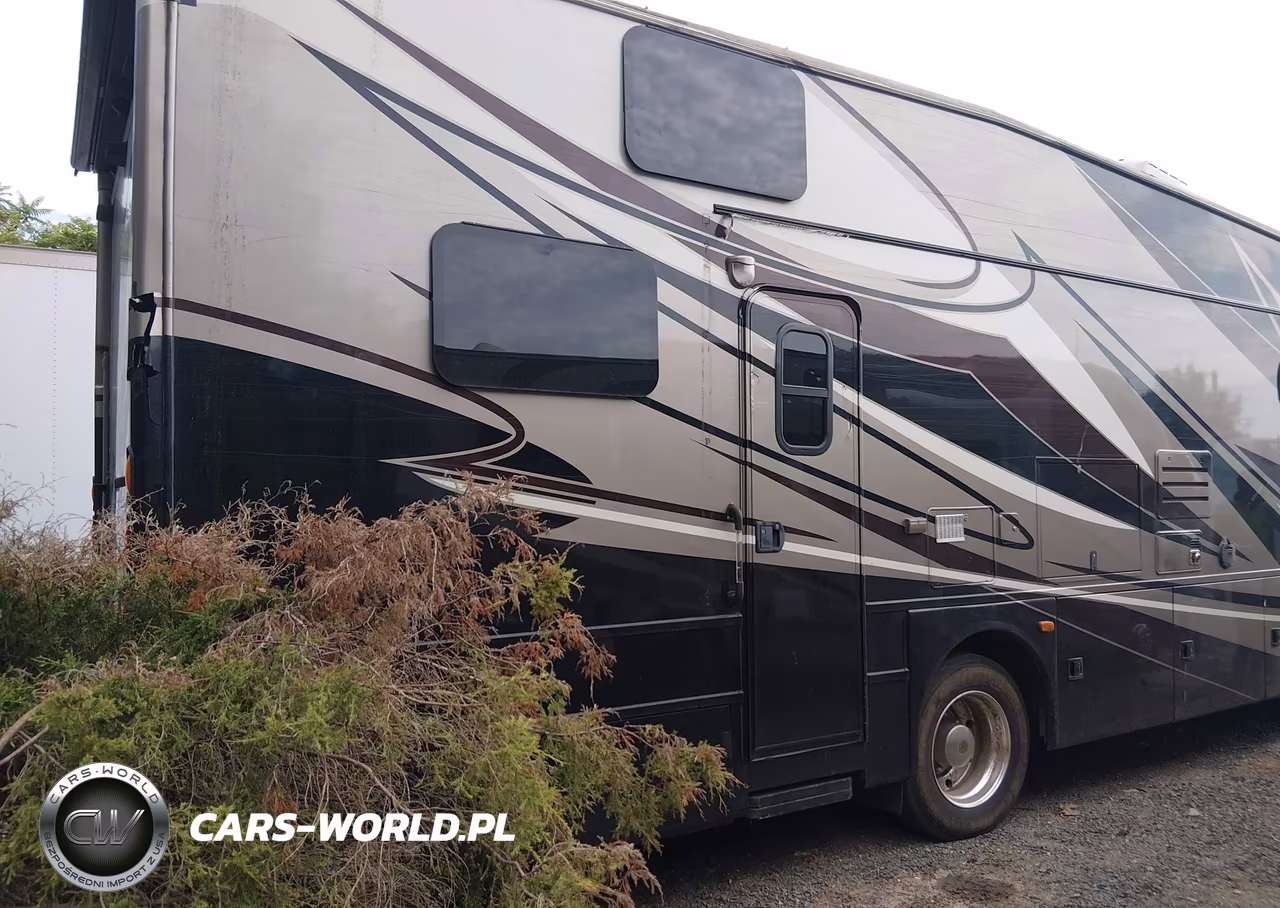 2014 Ford F53 VIN:1F66F5DY3E0A12899 - 4